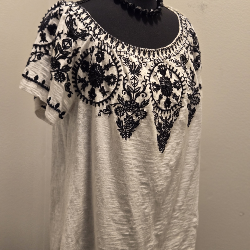 Solitaire Gray Graphic Blouse Relaxed Fit